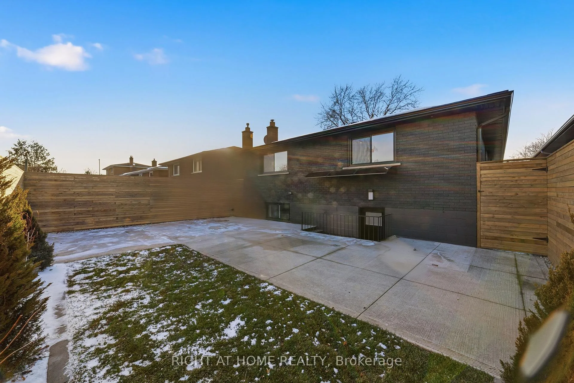 Photo 44 of 146 Kenora Avenue, Hamilton, Kentley — HOMEH