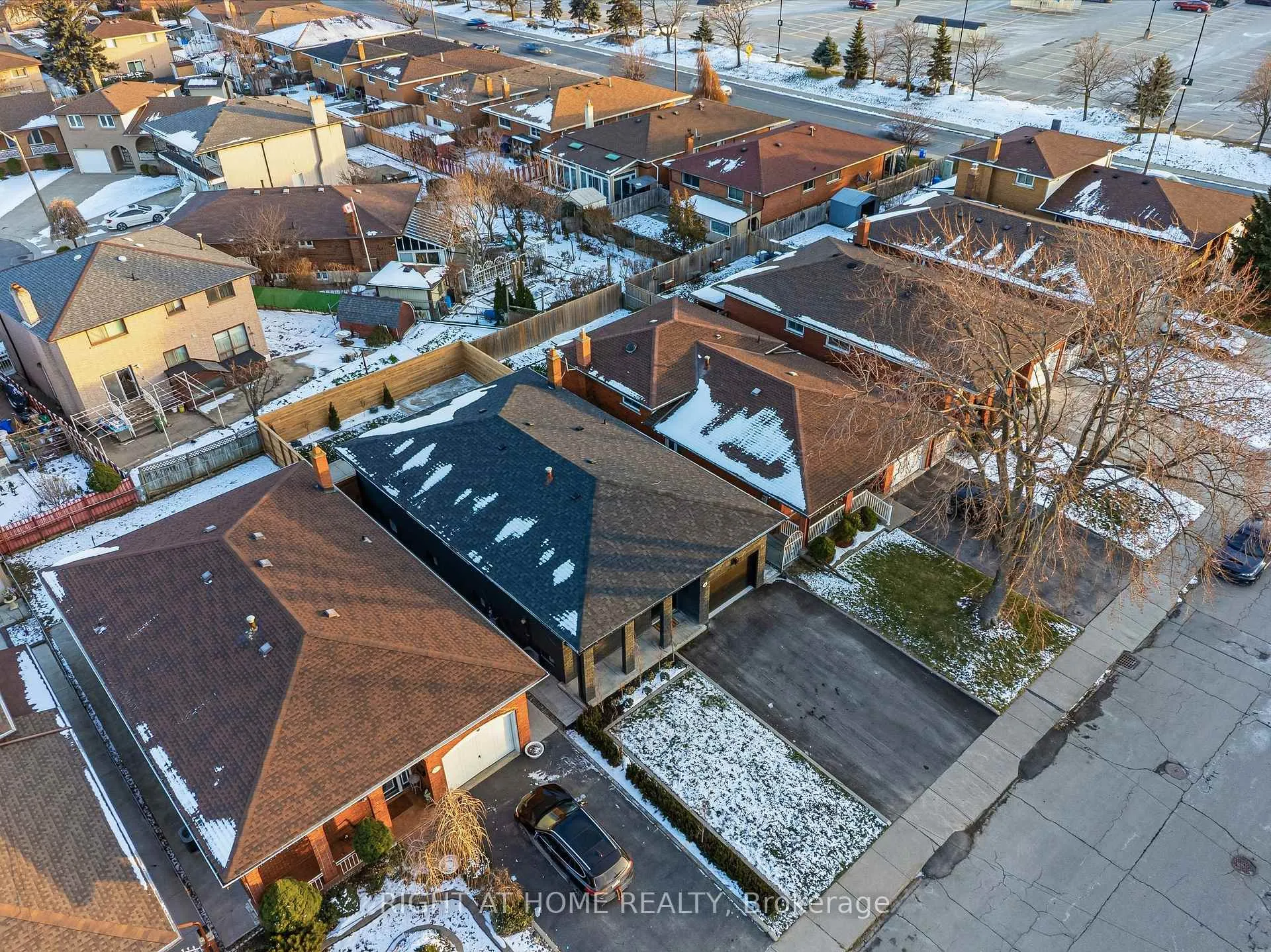 Photo 45 of 146 Kenora Avenue, Hamilton, Kentley — HOMEH