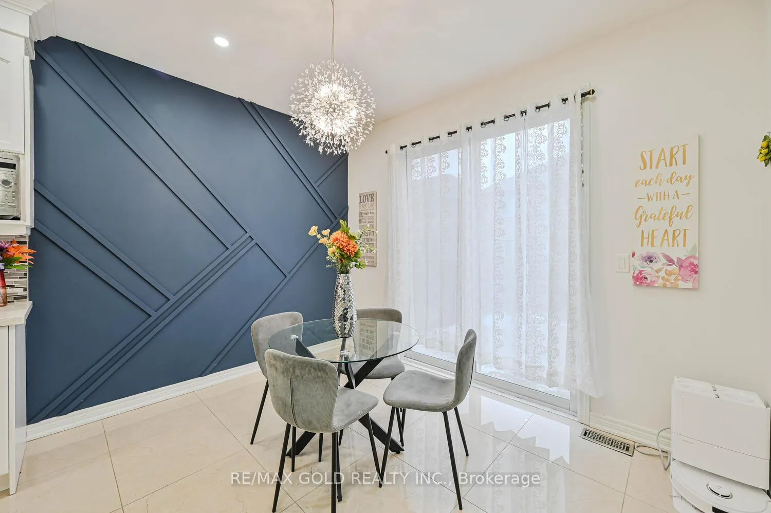 Photo 9 of 21 Parity Road, Brampton, Credit Valley — HOMEH