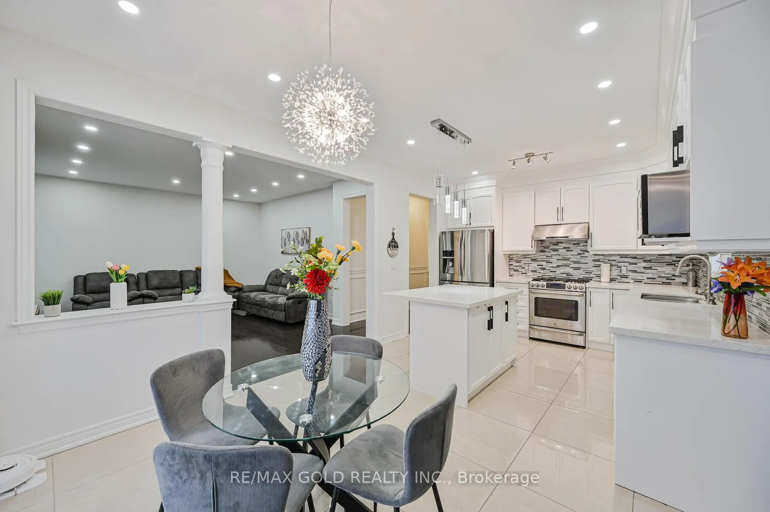 Photo 10 of 21 Parity Road, Brampton, Credit Valley — HOMEH