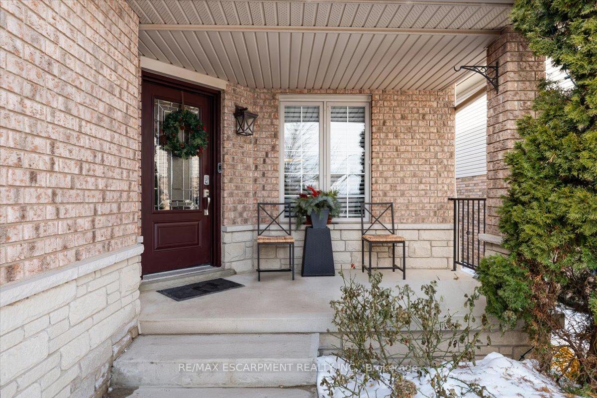 Photo 4 of 6 Tamarack Court, Grimsby, Grimsby West — HOMEH
