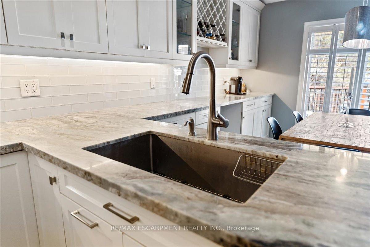 Photo 13 of 6 Tamarack Court, Grimsby, Grimsby West — HOMEH