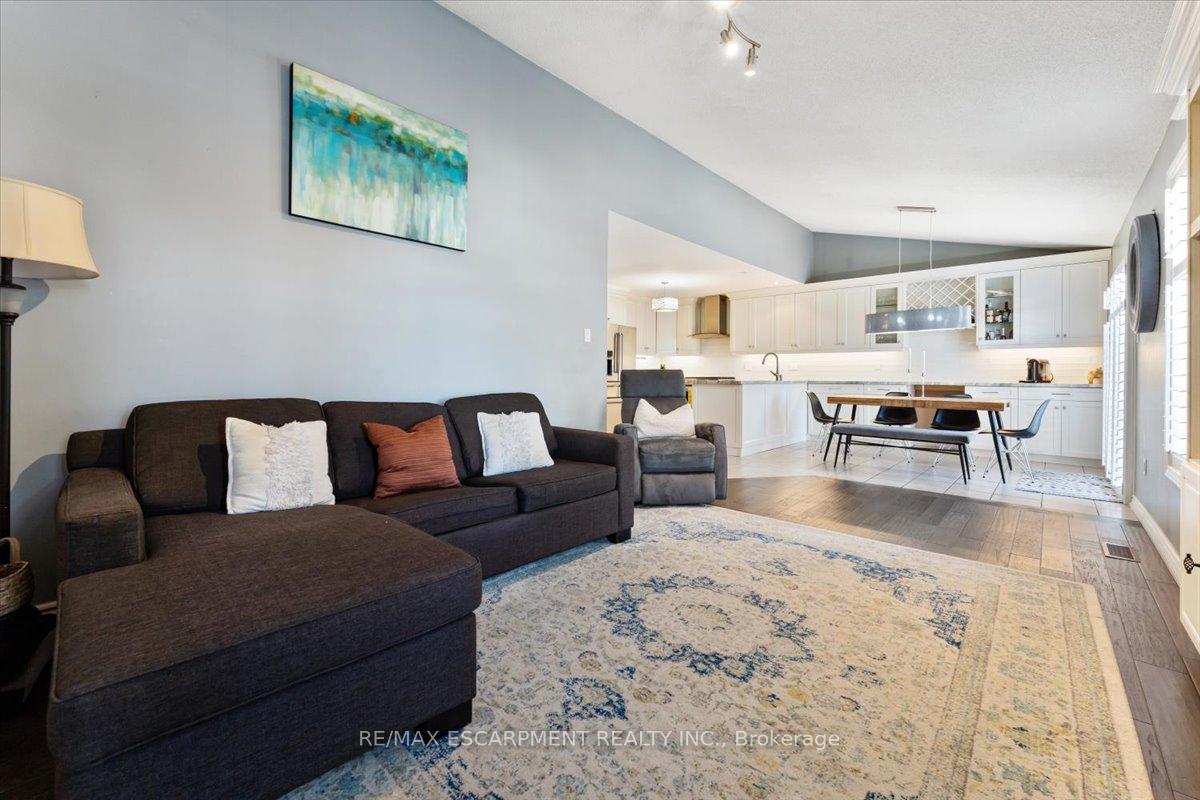 Photo 18 of 6 Tamarack Court, Grimsby, Grimsby West — HOMEH