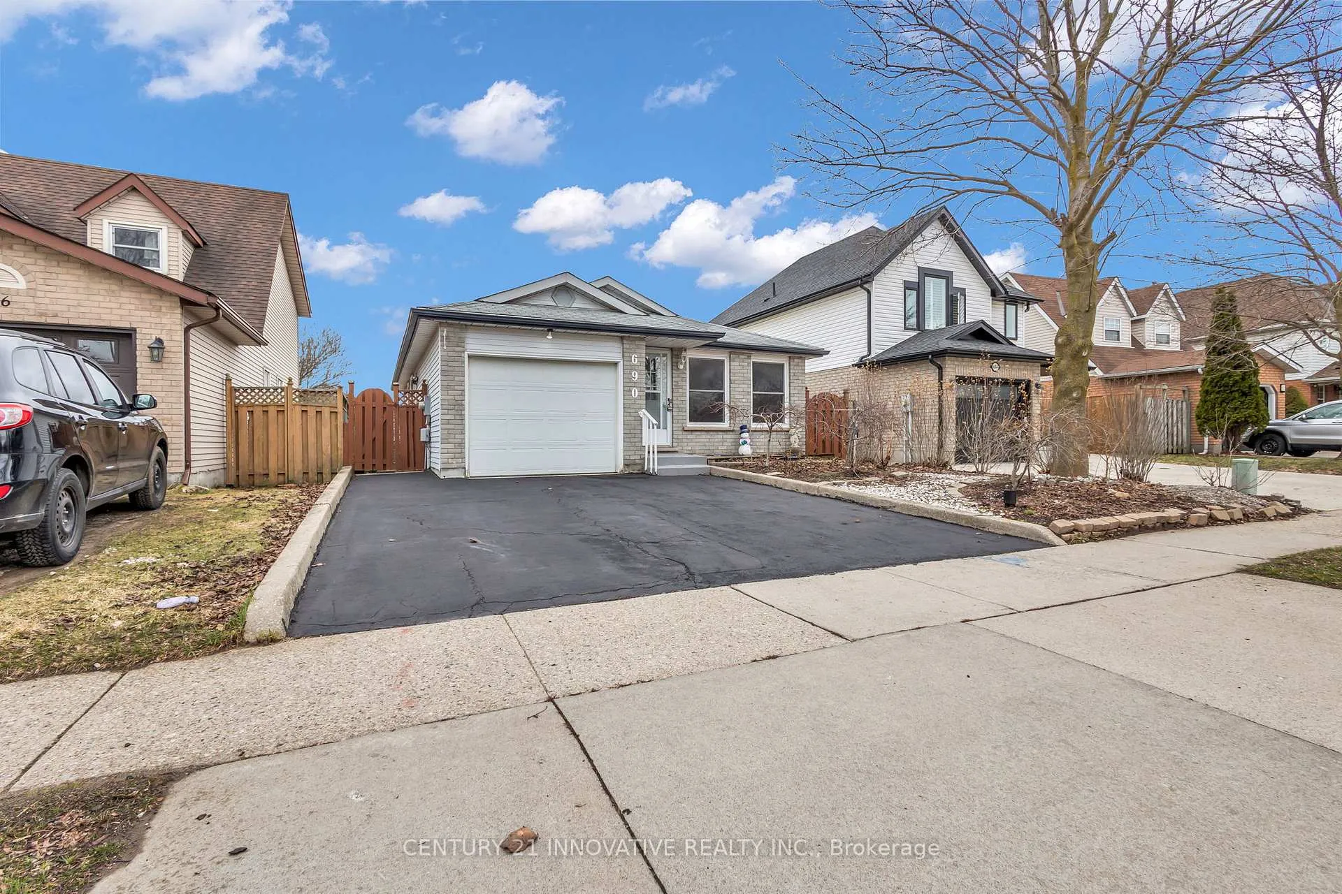 Photo 1 of 690 Elgin Street E, Cambridge — HOMEH