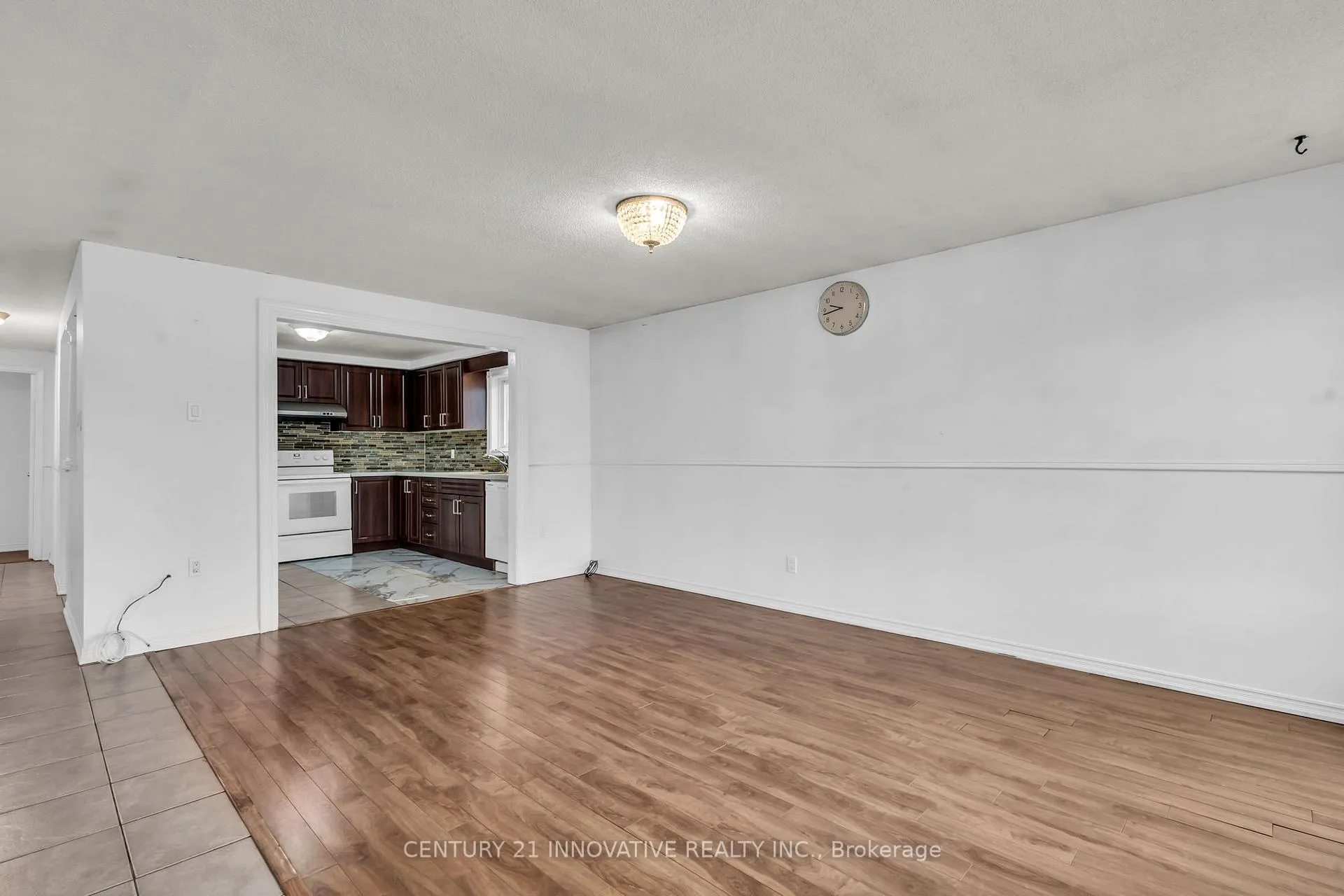 Photo 11 of 690 Elgin Street E, Cambridge — HOMEH