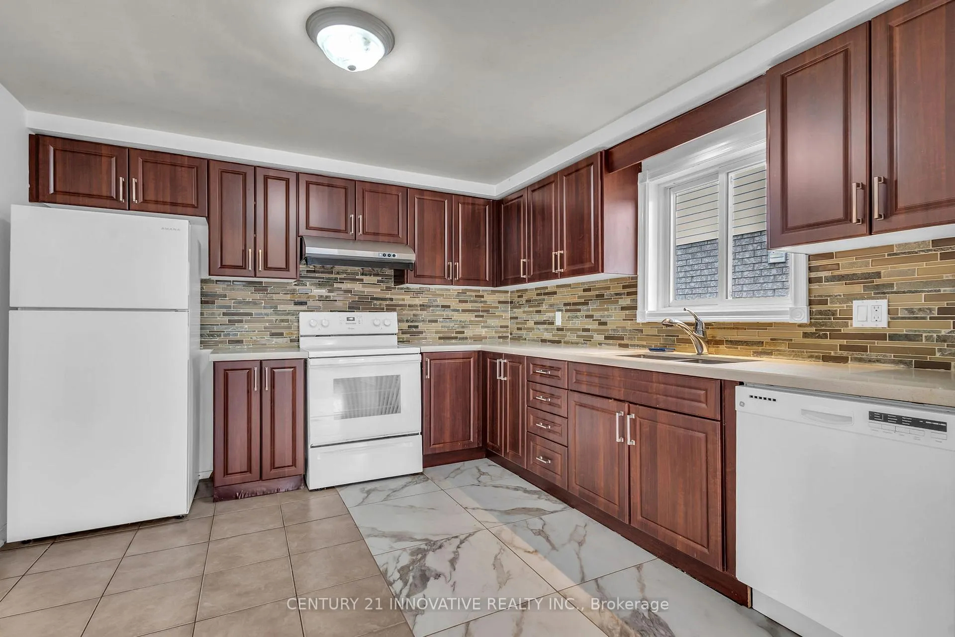 Photo 17 of 690 Elgin Street E, Cambridge — HOMEH