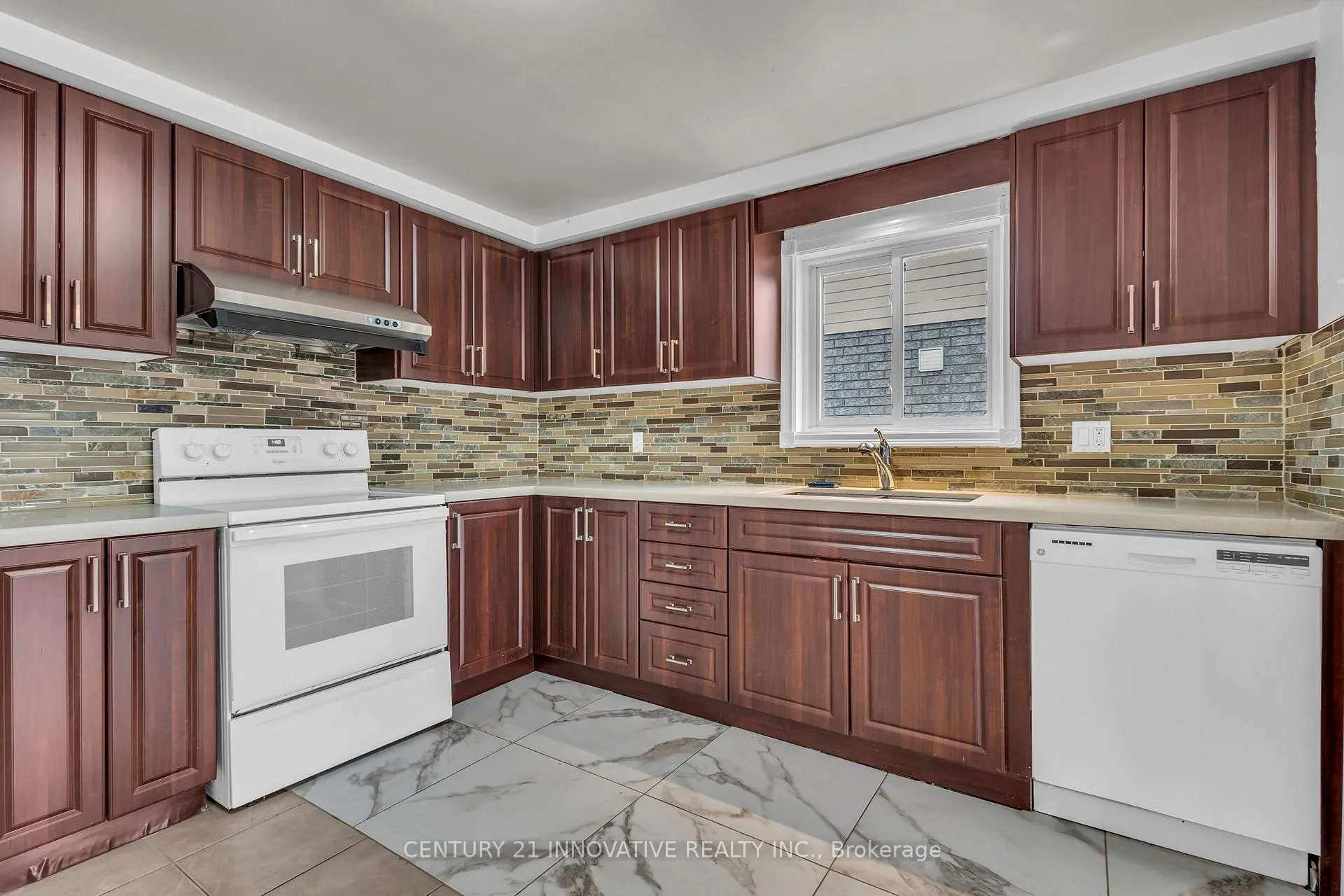 Photo 18 of 690 Elgin Street E, Cambridge — HOMEH