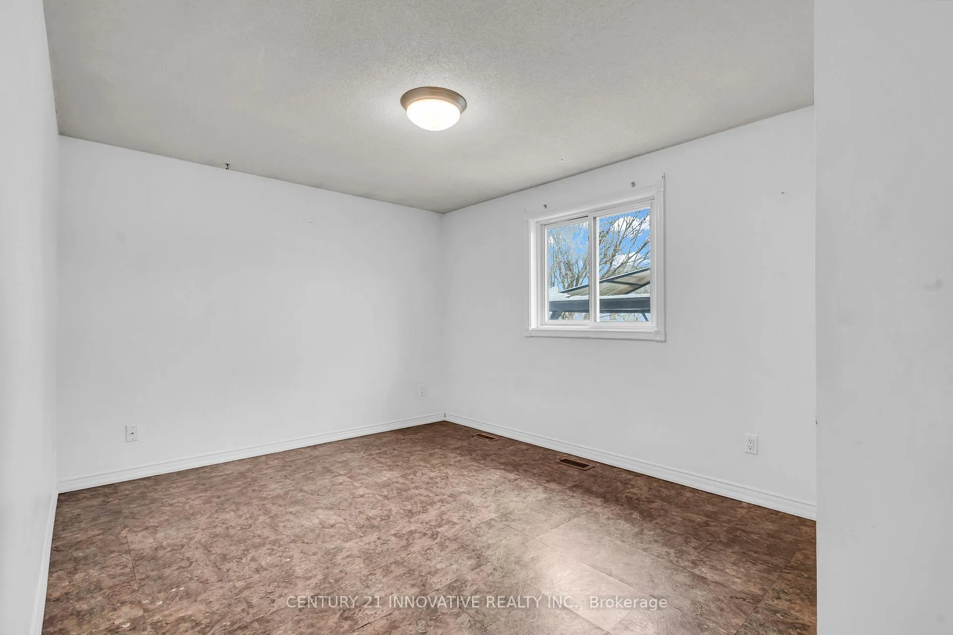 Photo 33 of 690 Elgin Street E, Cambridge — HOMEH