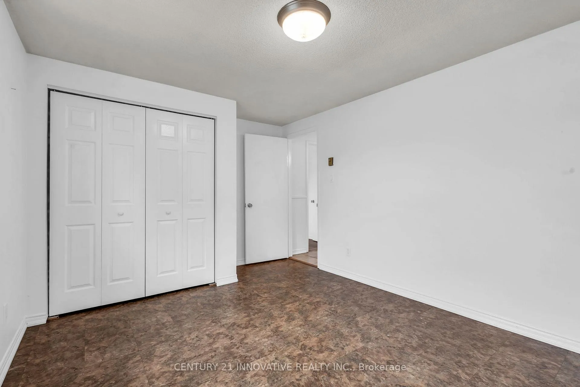 Photo 35 of 690 Elgin Street E, Cambridge — HOMEH