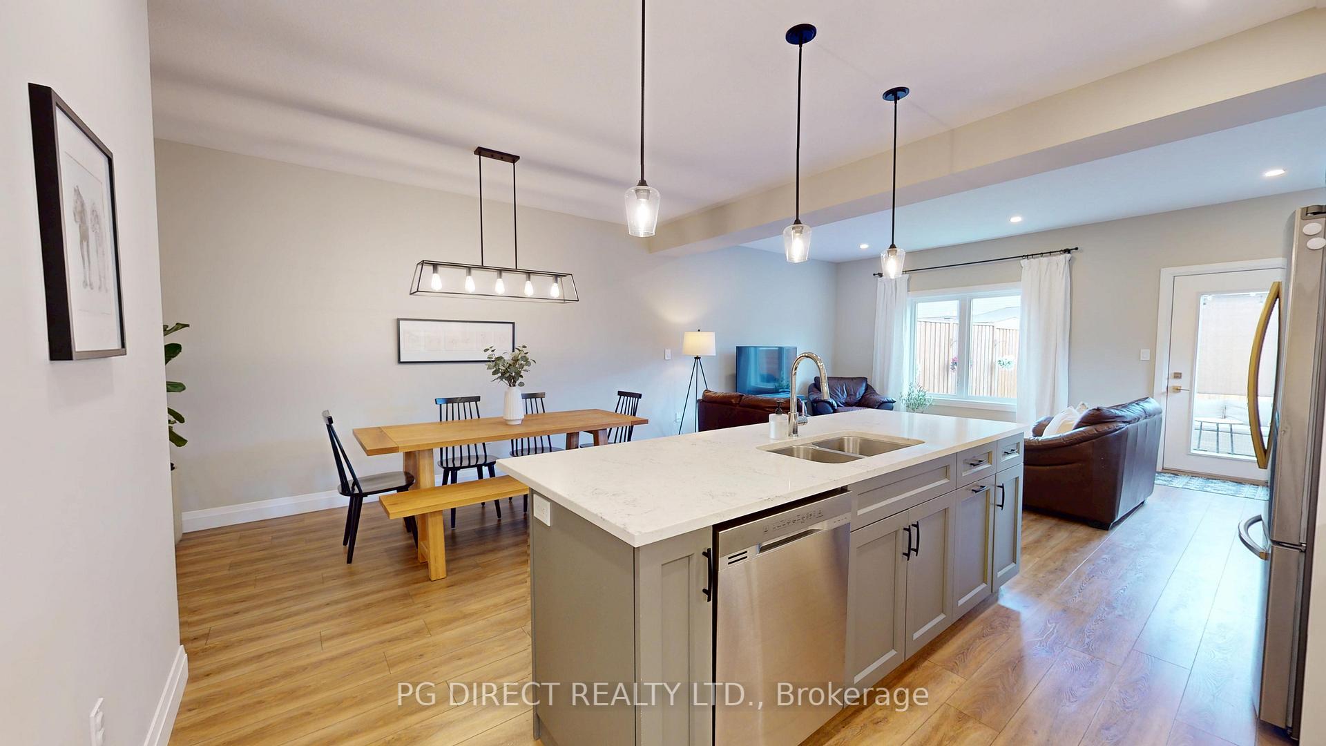 Photo 2 of Unit 1, 35 Wideman Boulevard, Guelph, Victoria North — HOMEH