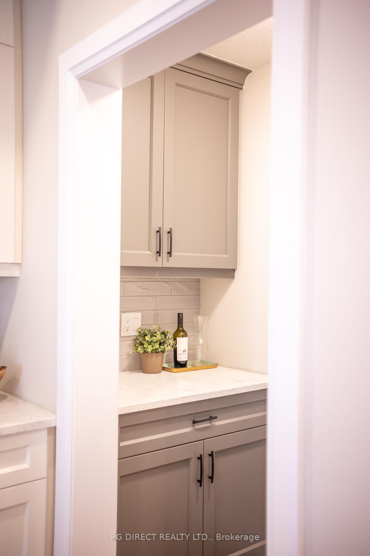 Photo 4 of Unit 1, 35 Wideman Boulevard, Guelph, Victoria North — HOMEH