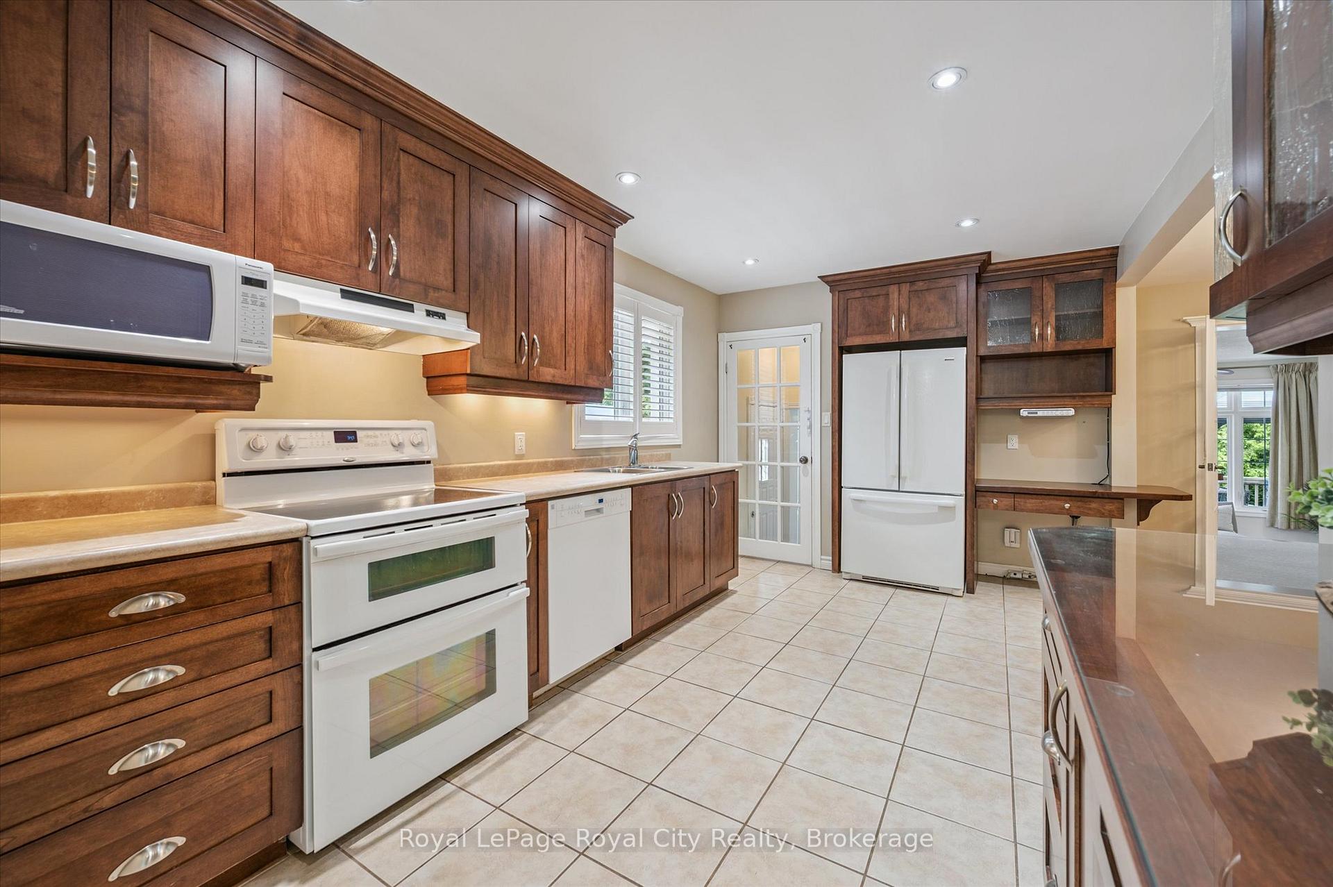 Photo 10 of 190 Waverley Drive, Guelph, Riverside Park — HOMEH