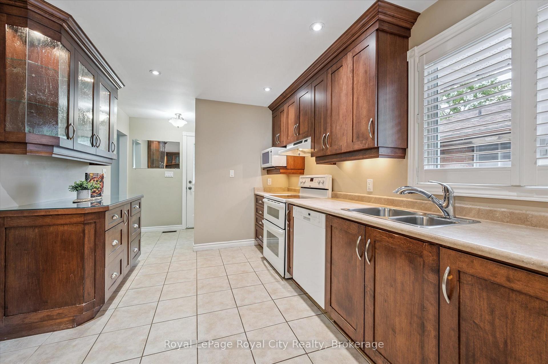 Photo 13 of 190 Waverley Drive, Guelph, Riverside Park — HOMEH
