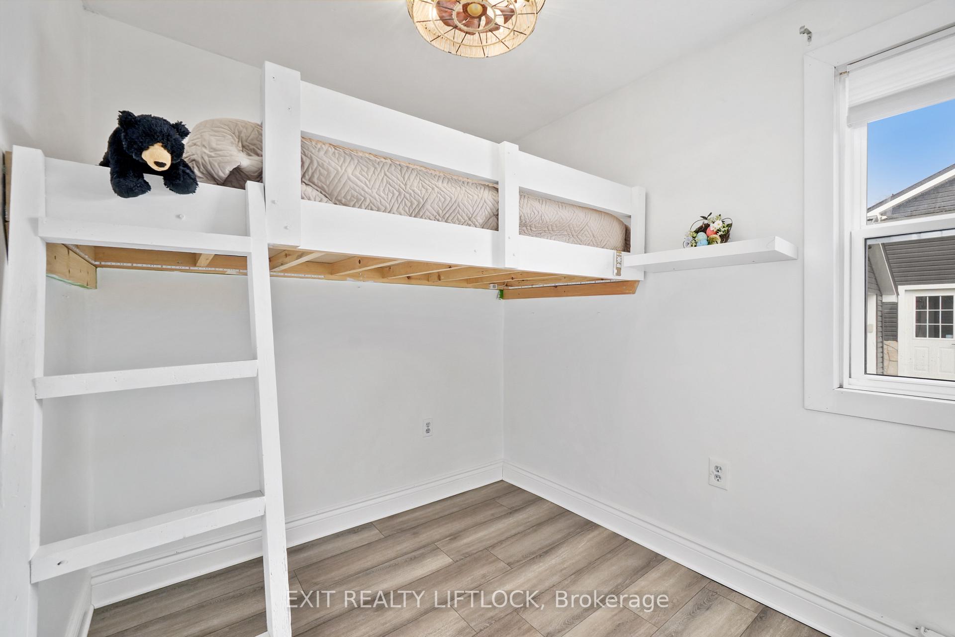 Photo 17 of 23 Wilson Street, Kawartha Lakes, Manvers — HOMEH