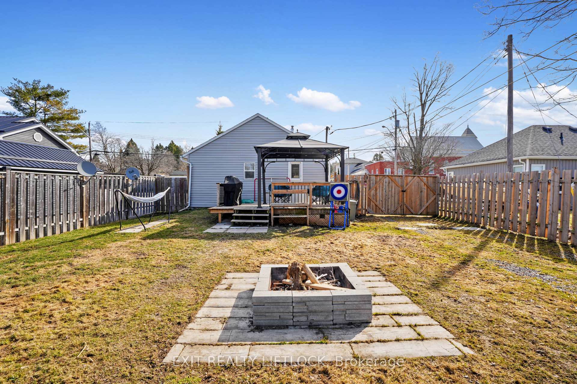 Photo 24 of 23 Wilson Street, Kawartha Lakes, Manvers — HOMEH