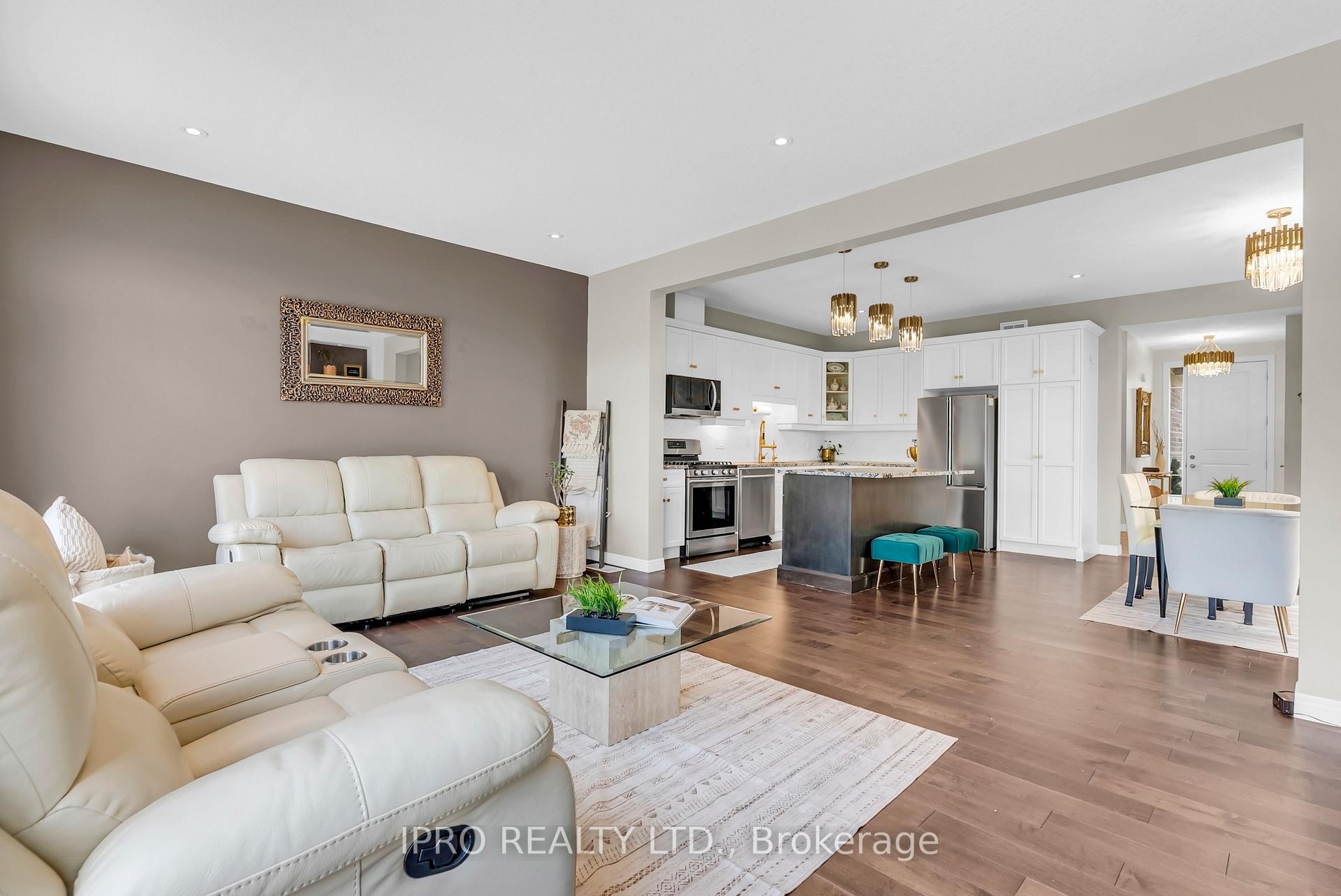 Photo 10 of 60 Dallan Drive, Guelph, Pineridge/Westminster Woods — HOMEH