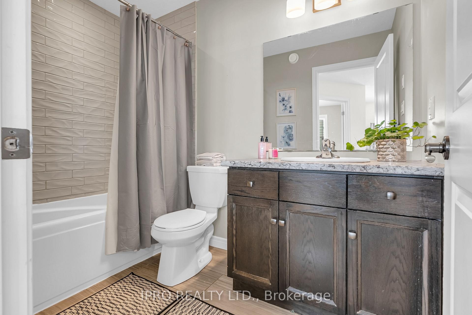 Photo 34 of 60 Dallan Drive, Guelph, Pineridge/Westminster Woods — HOMEH