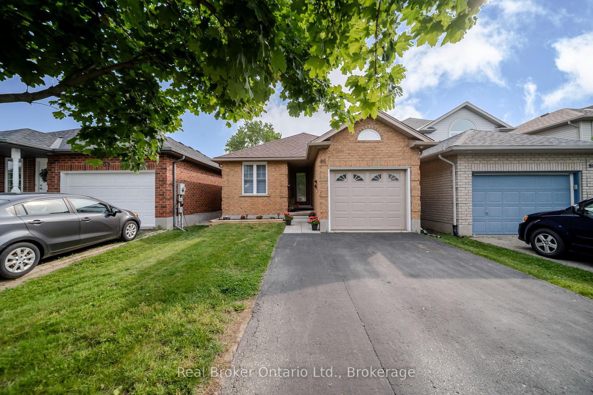 Photo 2 of 86 Milson Crescent, Guelph, Kortright Hills — HOMEH