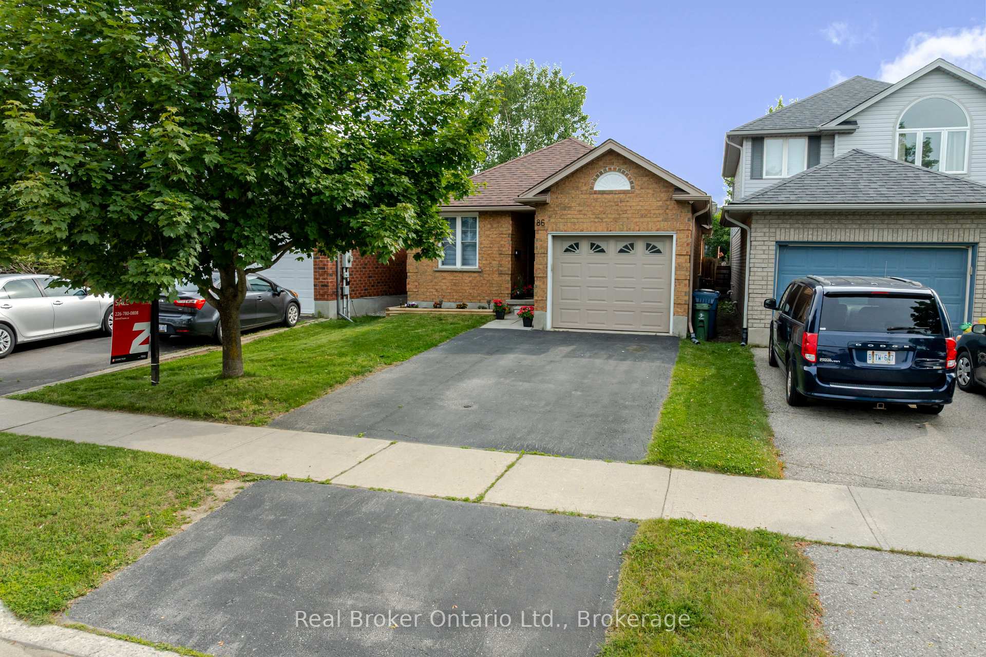 Photo 3 of 86 Milson Crescent, Guelph, Kortright Hills — HOMEH