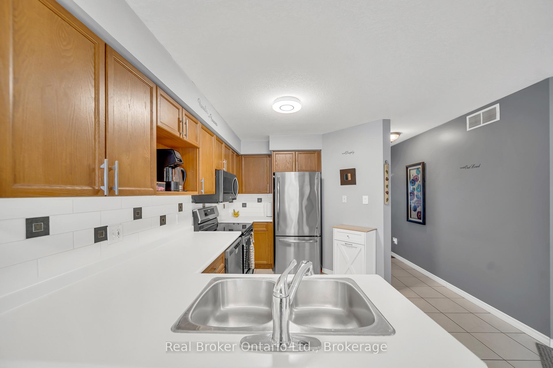 Photo 8 of 86 Milson Crescent, Guelph, Kortright Hills — HOMEH