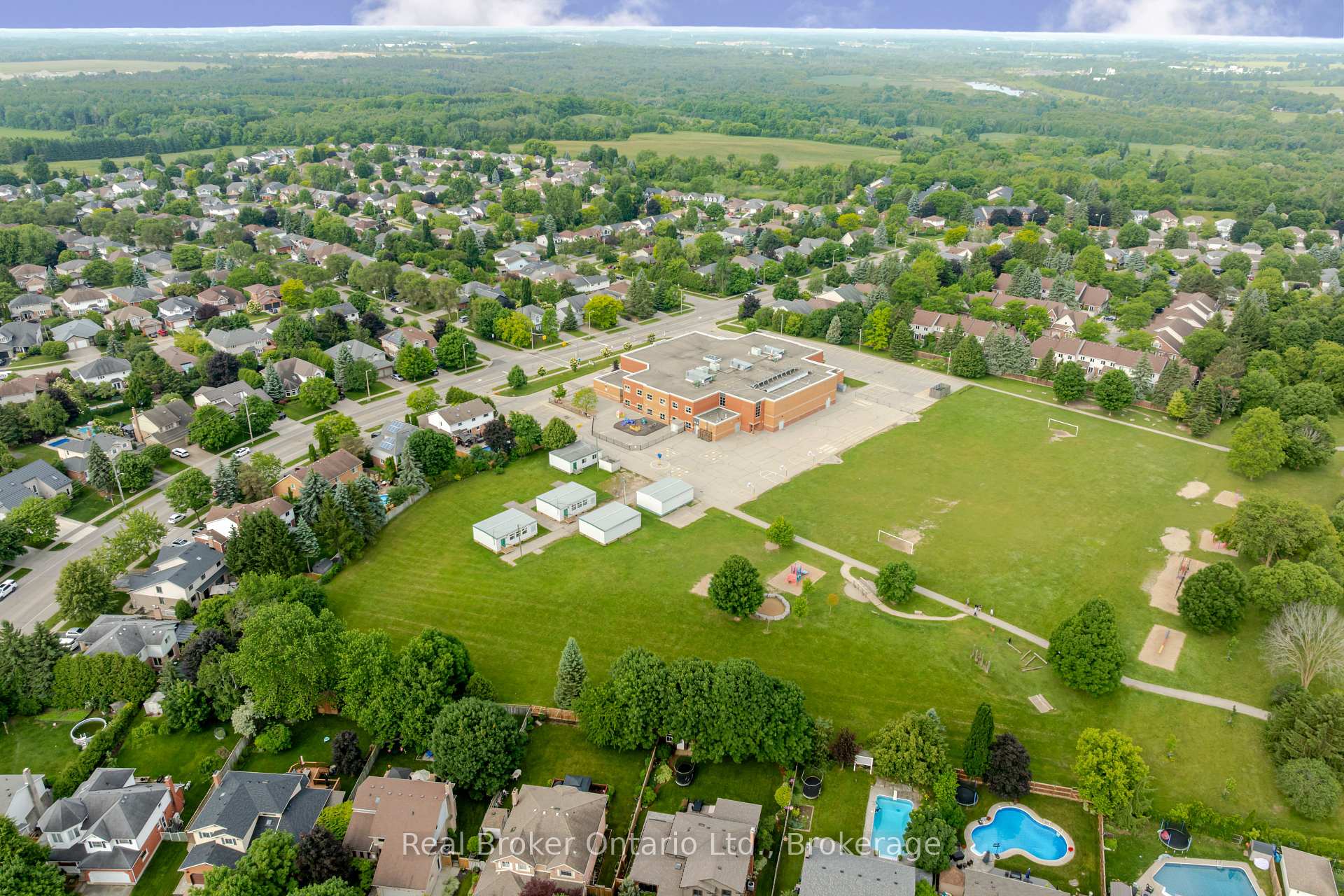 Photo 42 of 86 Milson Crescent, Guelph, Kortright Hills — HOMEH