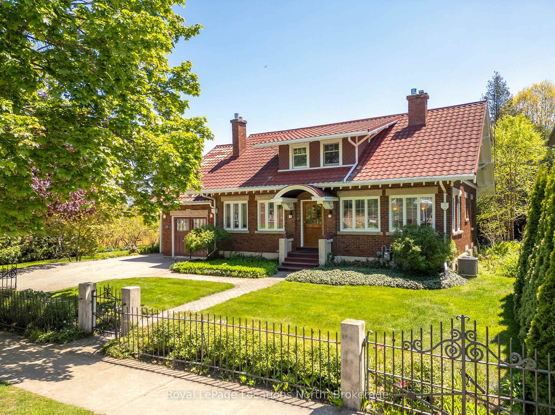 Photo 1 of 145 Bruce Street S, Blue Mountains — HOMEH