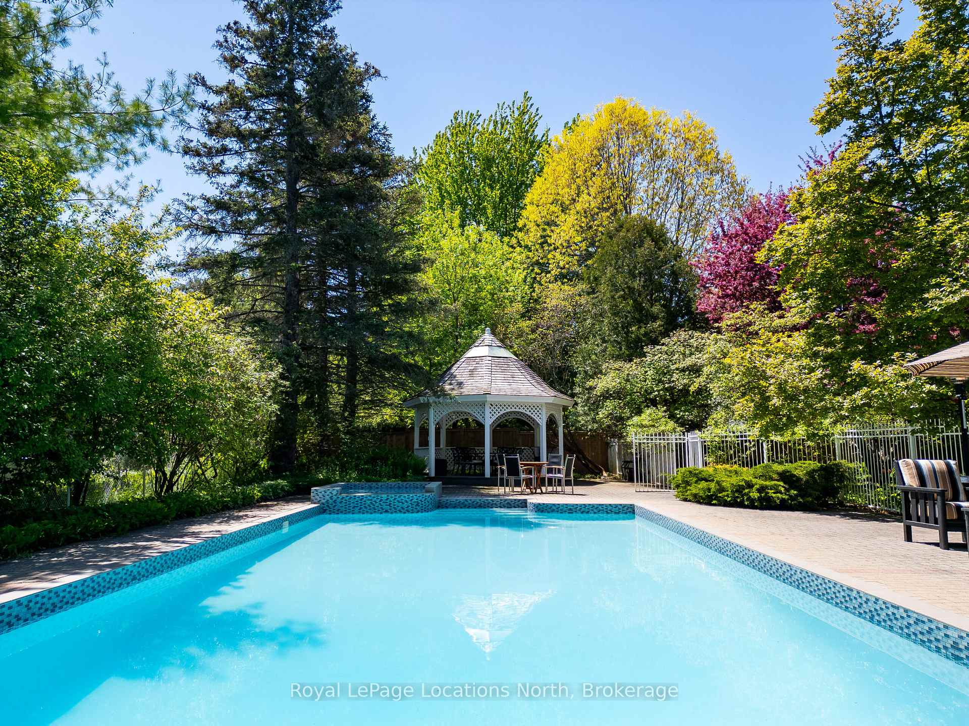 Photo 2 of 145 Bruce Street S, Blue Mountains — HOMEH