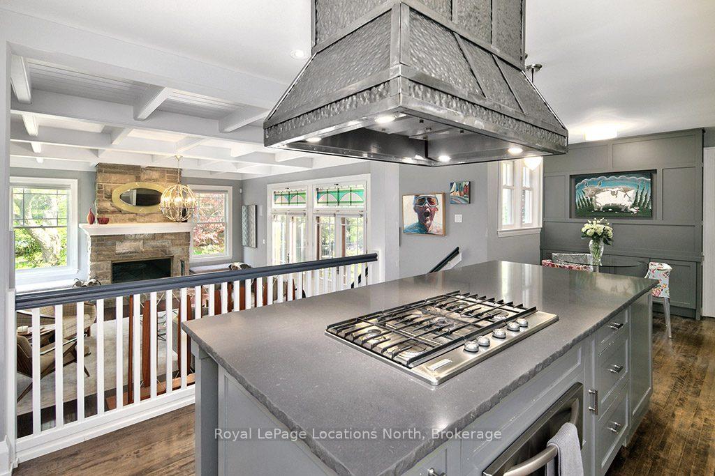 Photo 4 of 145 Bruce Street S, Blue Mountains — HOMEH