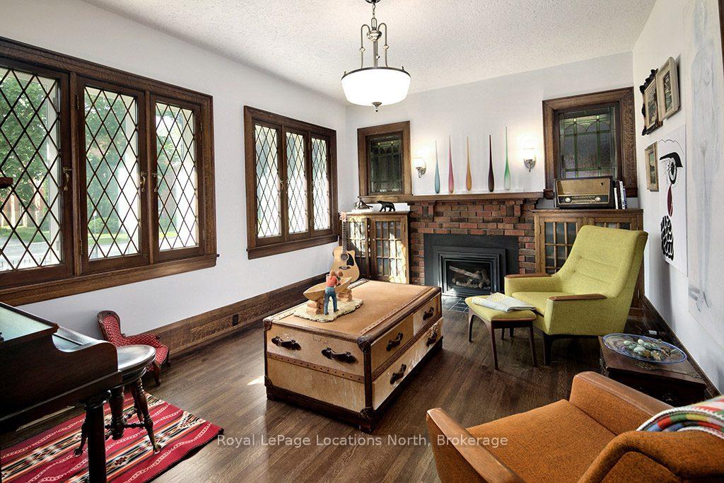 Photo 13 of 145 Bruce Street S, Blue Mountains — HOMEH