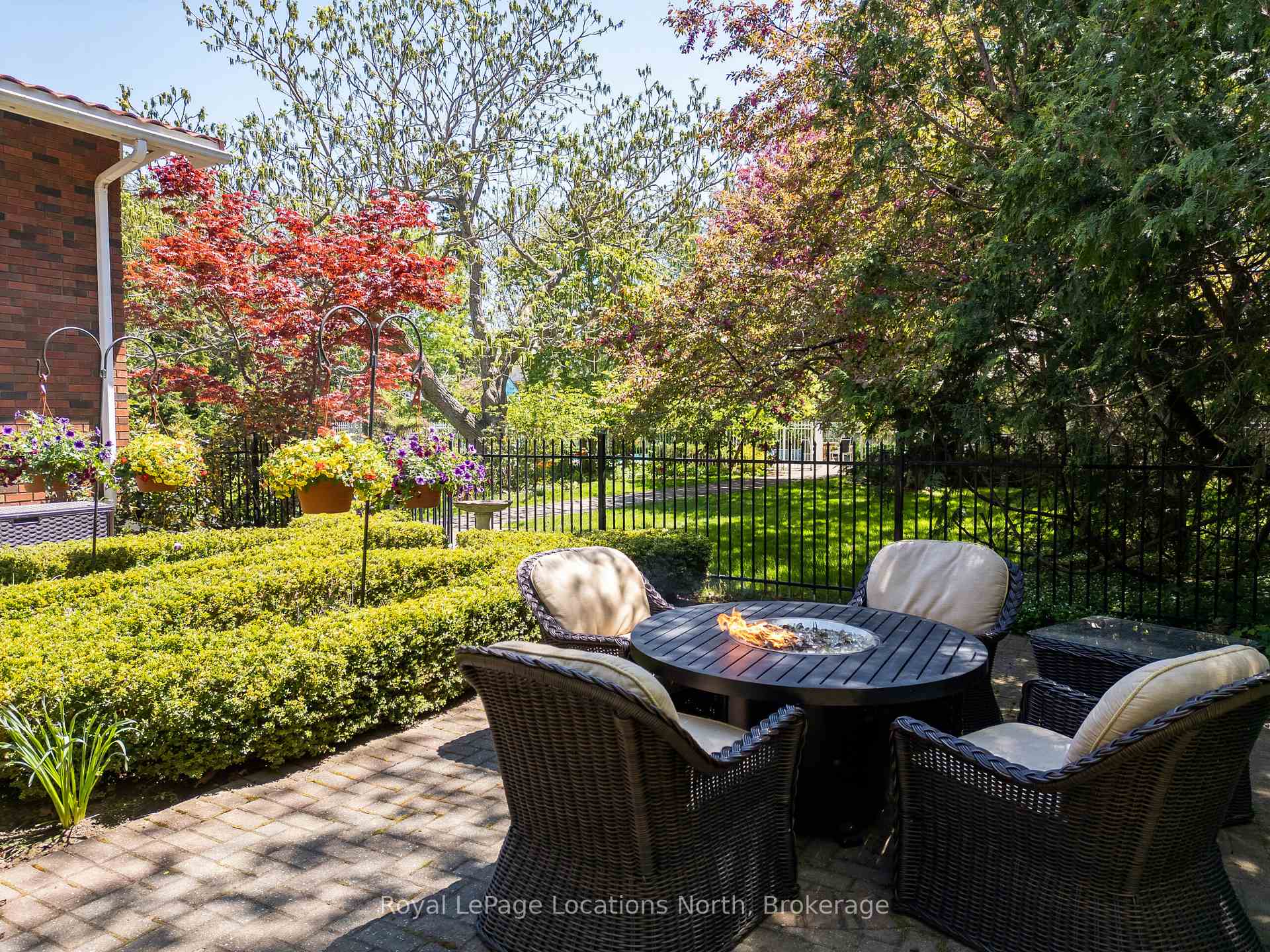 Photo 33 of 145 Bruce Street S, Blue Mountains — HOMEH