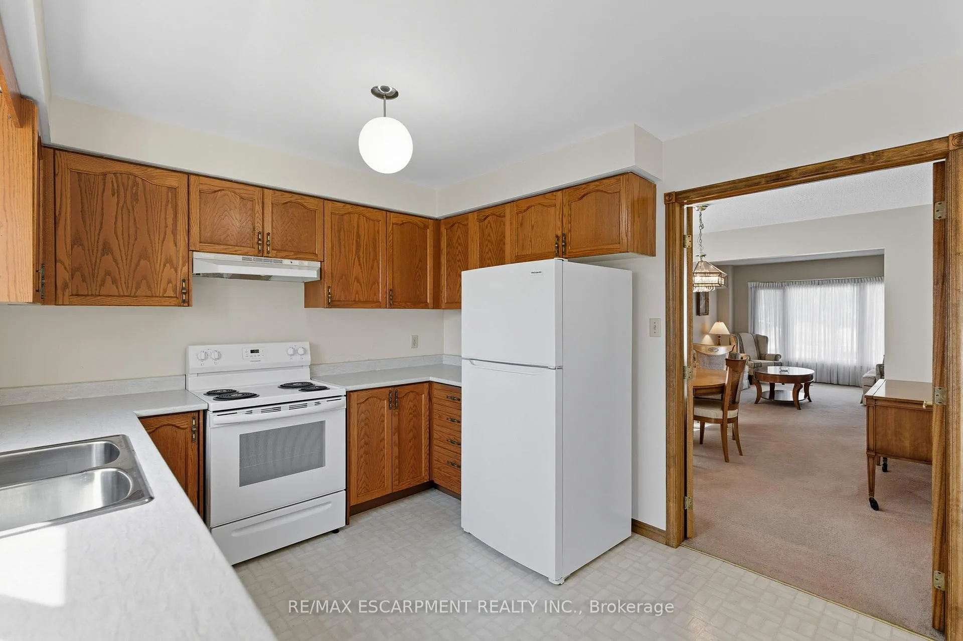 Photo 15 of 40 Gatestone Drive, Hamilton, Stoney Creek Mountain — HOMEH