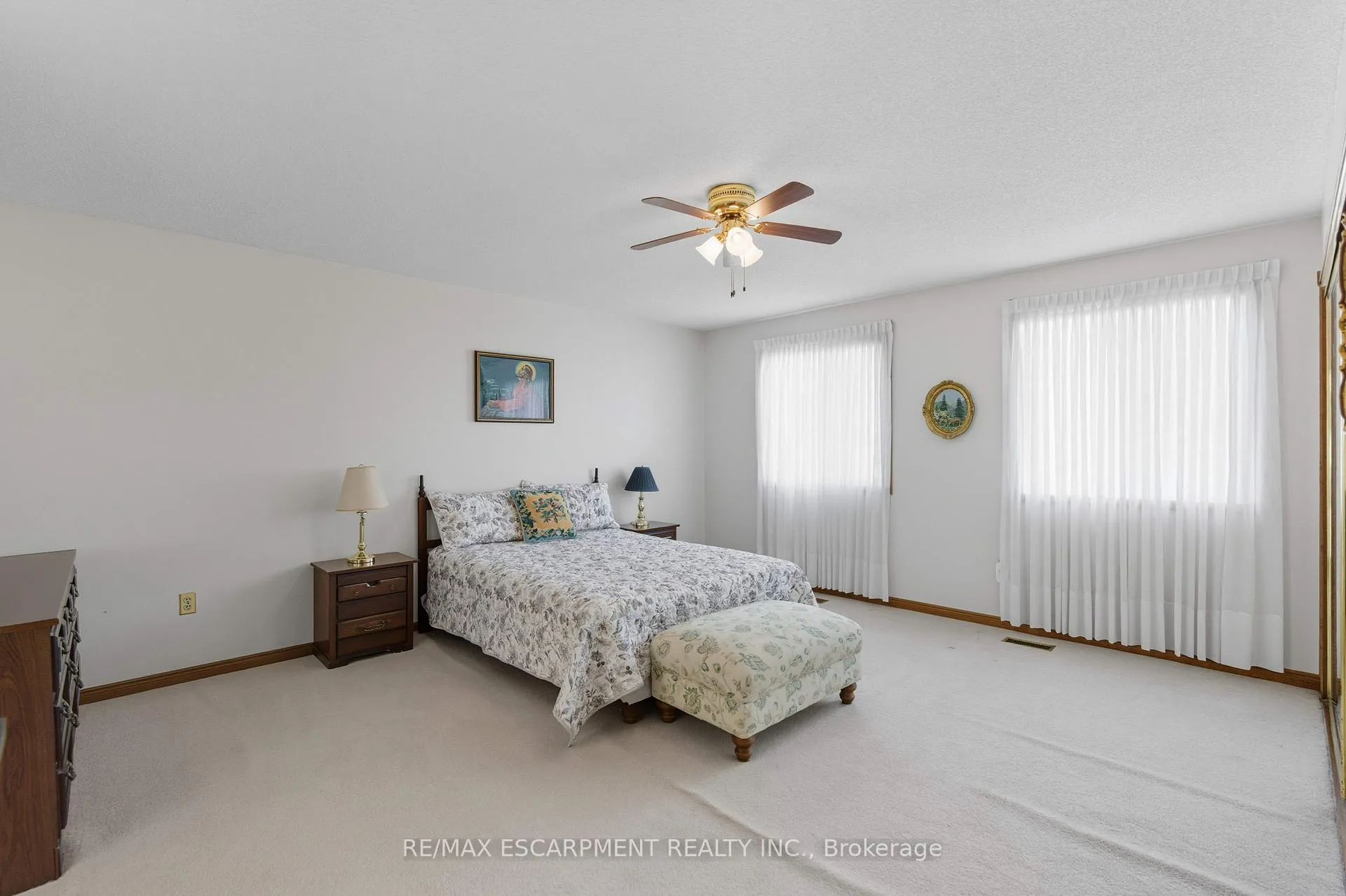 Photo 24 of 40 Gatestone Drive, Hamilton, Stoney Creek Mountain — HOMEH
