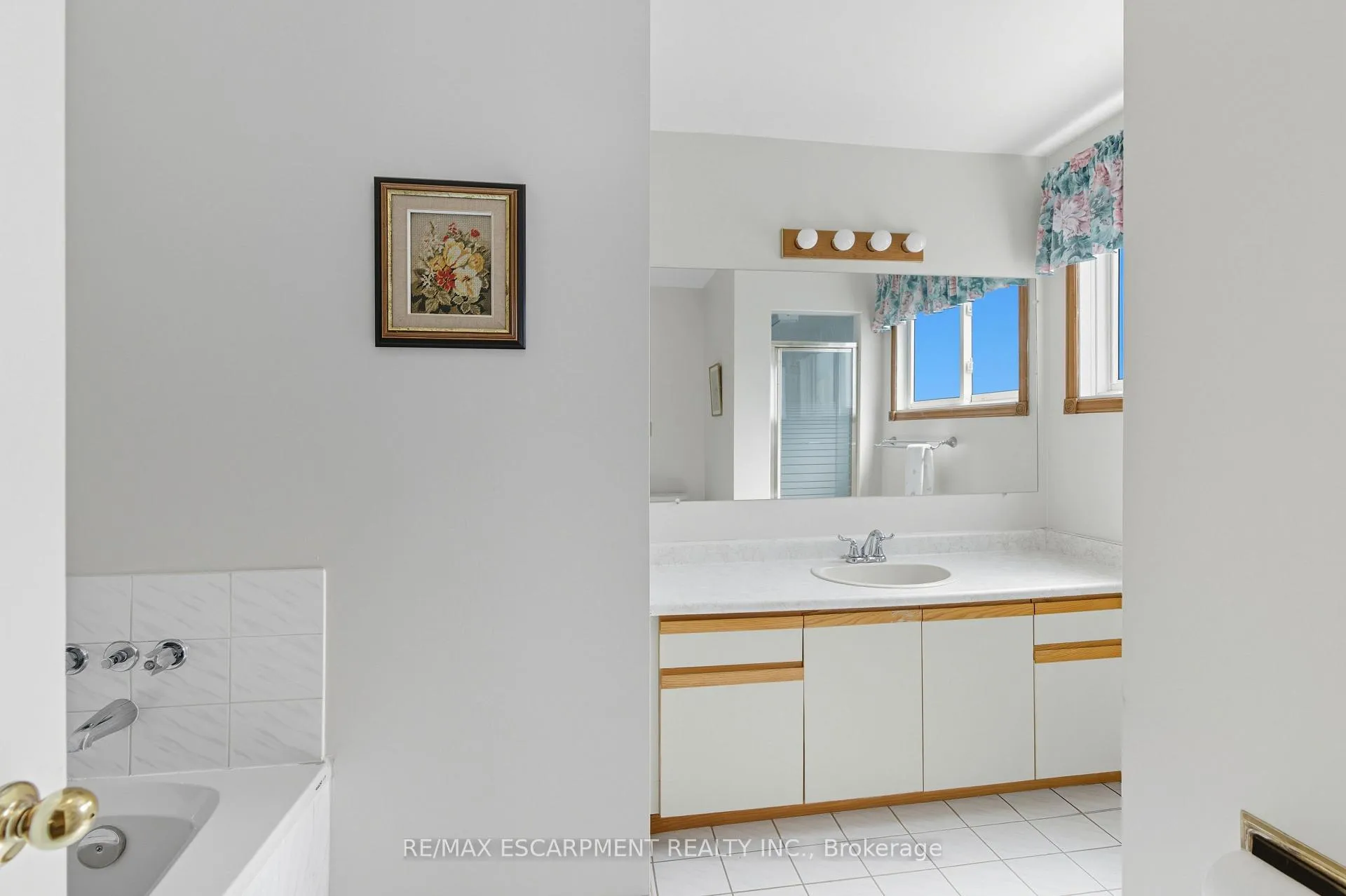 Photo 26 of 40 Gatestone Drive, Hamilton, Stoney Creek Mountain — HOMEH
