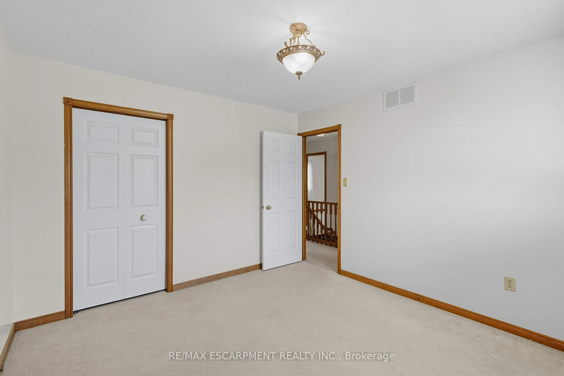 Photo 30 of 40 Gatestone Drive, Hamilton, Stoney Creek Mountain — HOMEH