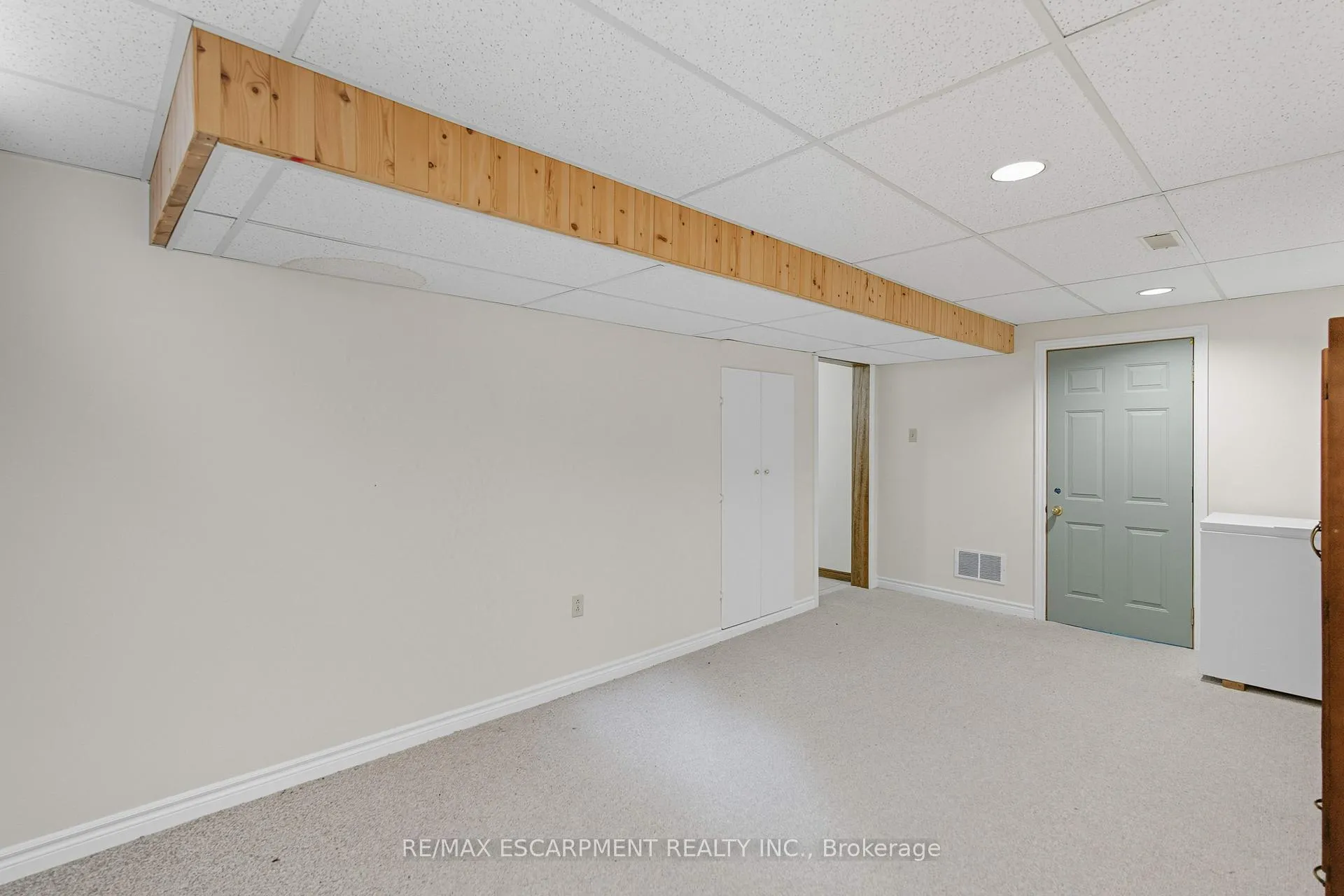 Photo 38 of 40 Gatestone Drive, Hamilton, Stoney Creek Mountain — HOMEH