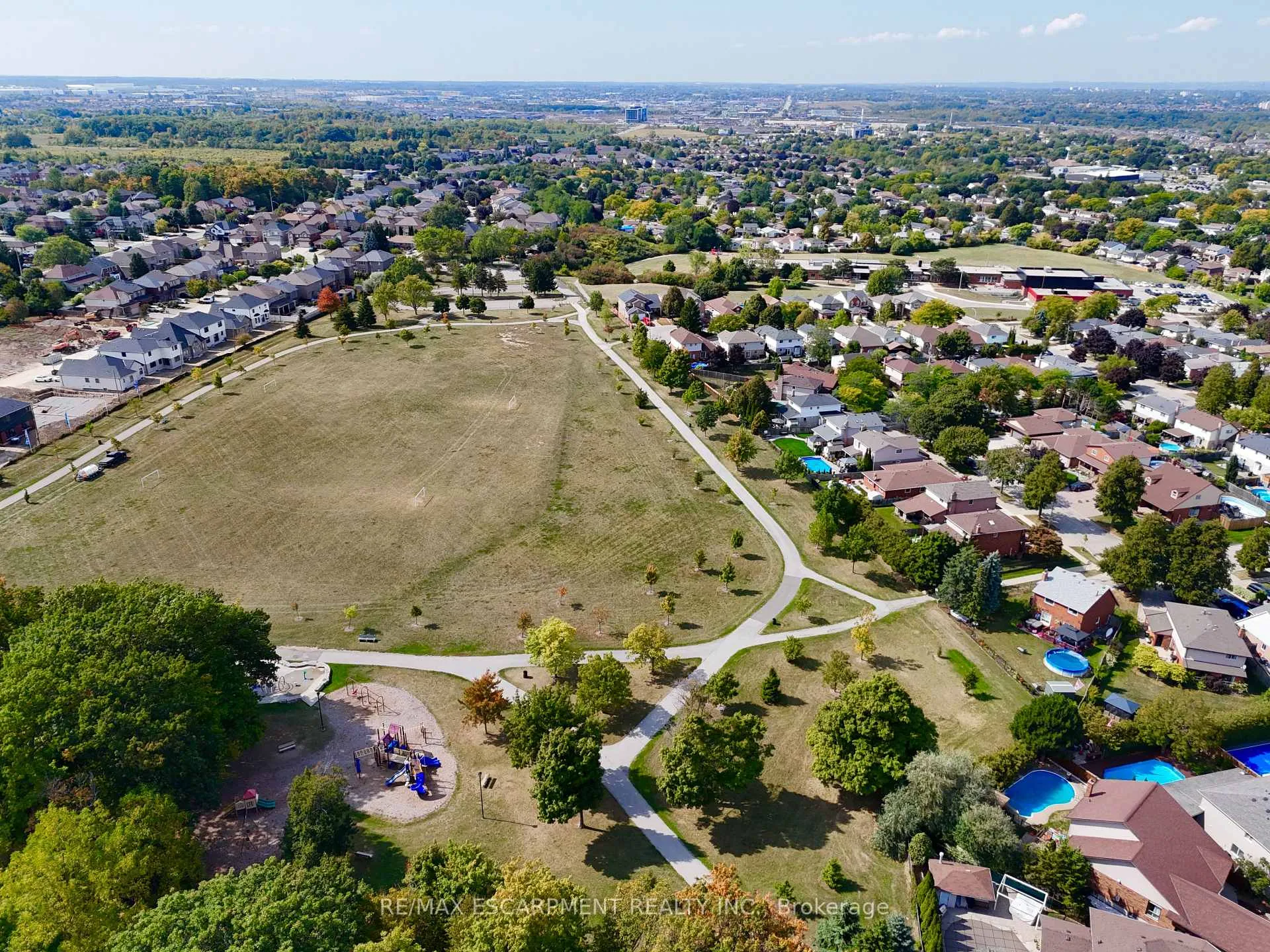 Photo 46 of 40 Gatestone Drive, Hamilton, Stoney Creek Mountain — HOMEH