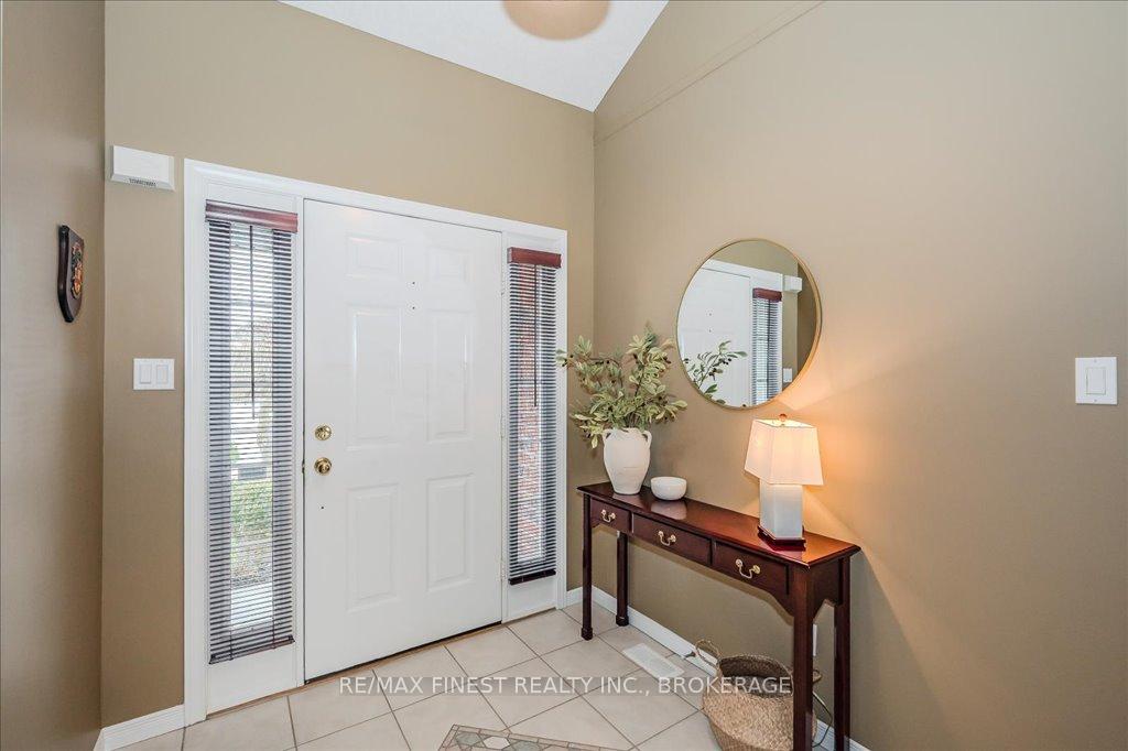 Photo 4 of 212 Summerfield Drive, Guelph, Pineridge/Westminster Woods — HOMEH