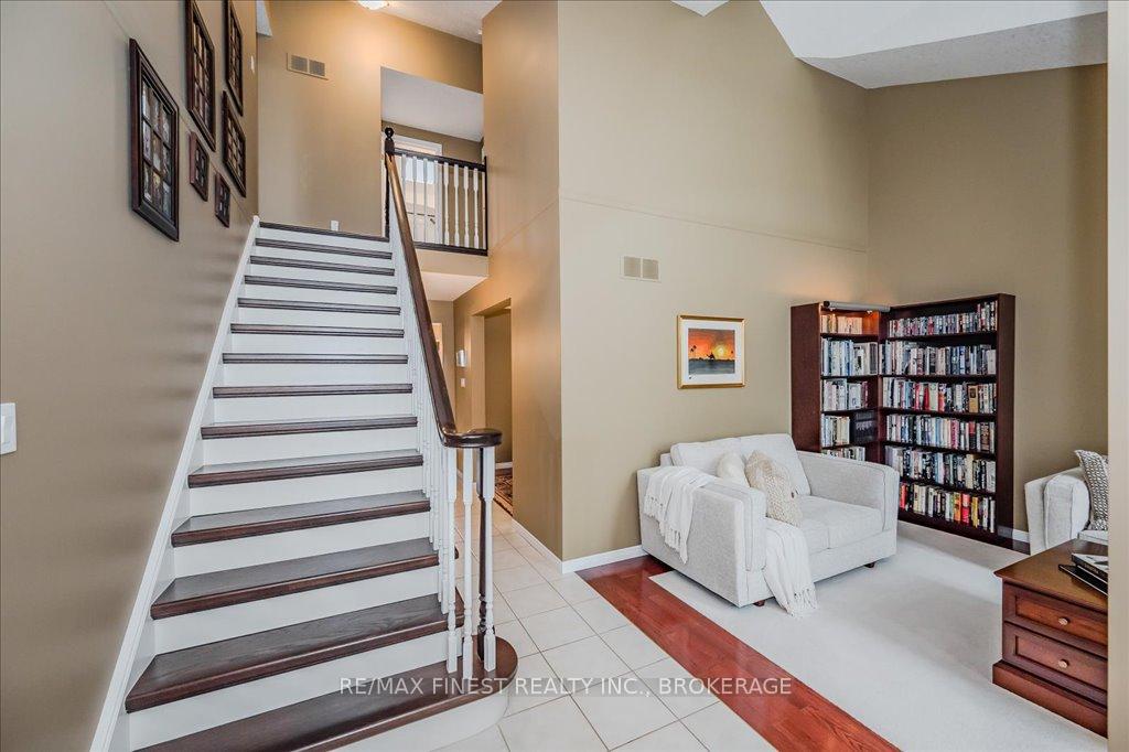 Photo 5 of 212 Summerfield Drive, Guelph, Pineridge/Westminster Woods — HOMEH