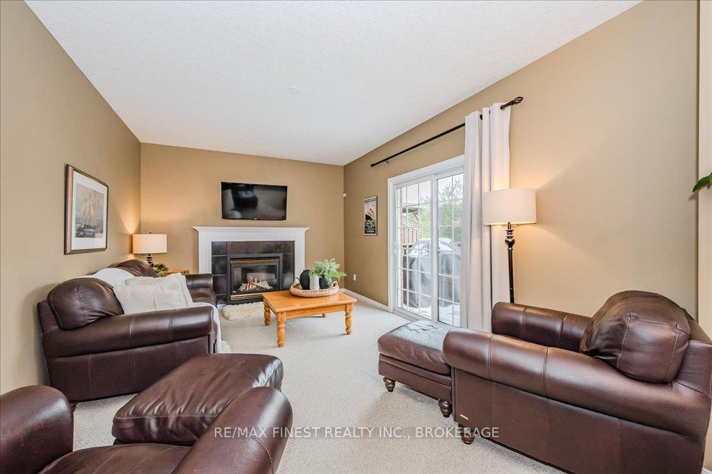 Photo 11 of 212 Summerfield Drive, Guelph, Pineridge/Westminster Woods — HOMEH