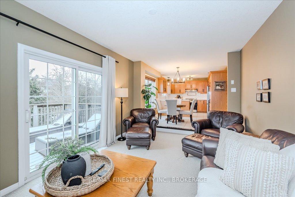 Photo 14 of 212 Summerfield Drive, Guelph, Pineridge/Westminster Woods — HOMEH