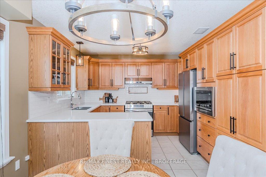 Photo 17 of 212 Summerfield Drive, Guelph, Pineridge/Westminster Woods — HOMEH