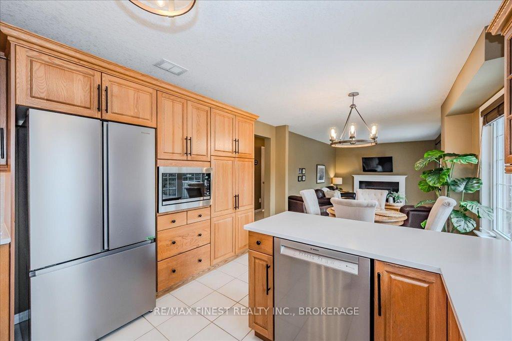 Photo 20 of 212 Summerfield Drive, Guelph, Pineridge/Westminster Woods — HOMEH