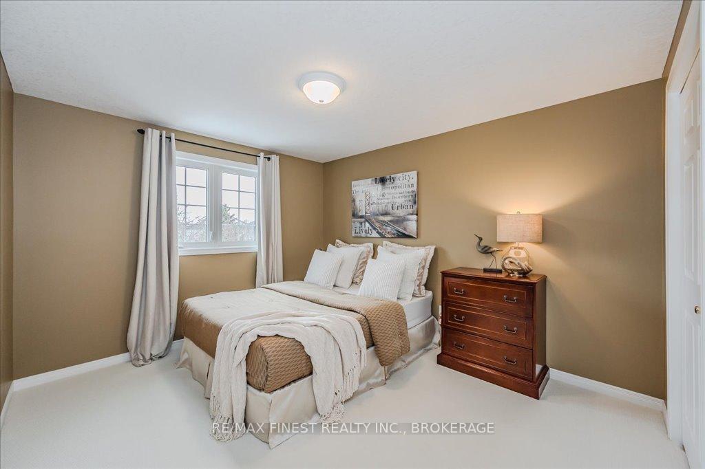 Photo 30 of 212 Summerfield Drive, Guelph, Pineridge/Westminster Woods — HOMEH