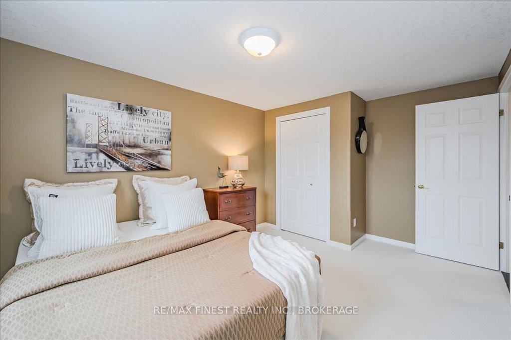 Photo 31 of 212 Summerfield Drive, Guelph, Pineridge/Westminster Woods — HOMEH