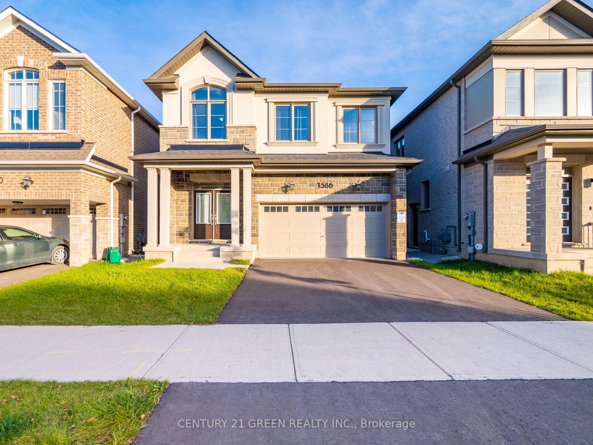 Front of 1586 Severn Drive