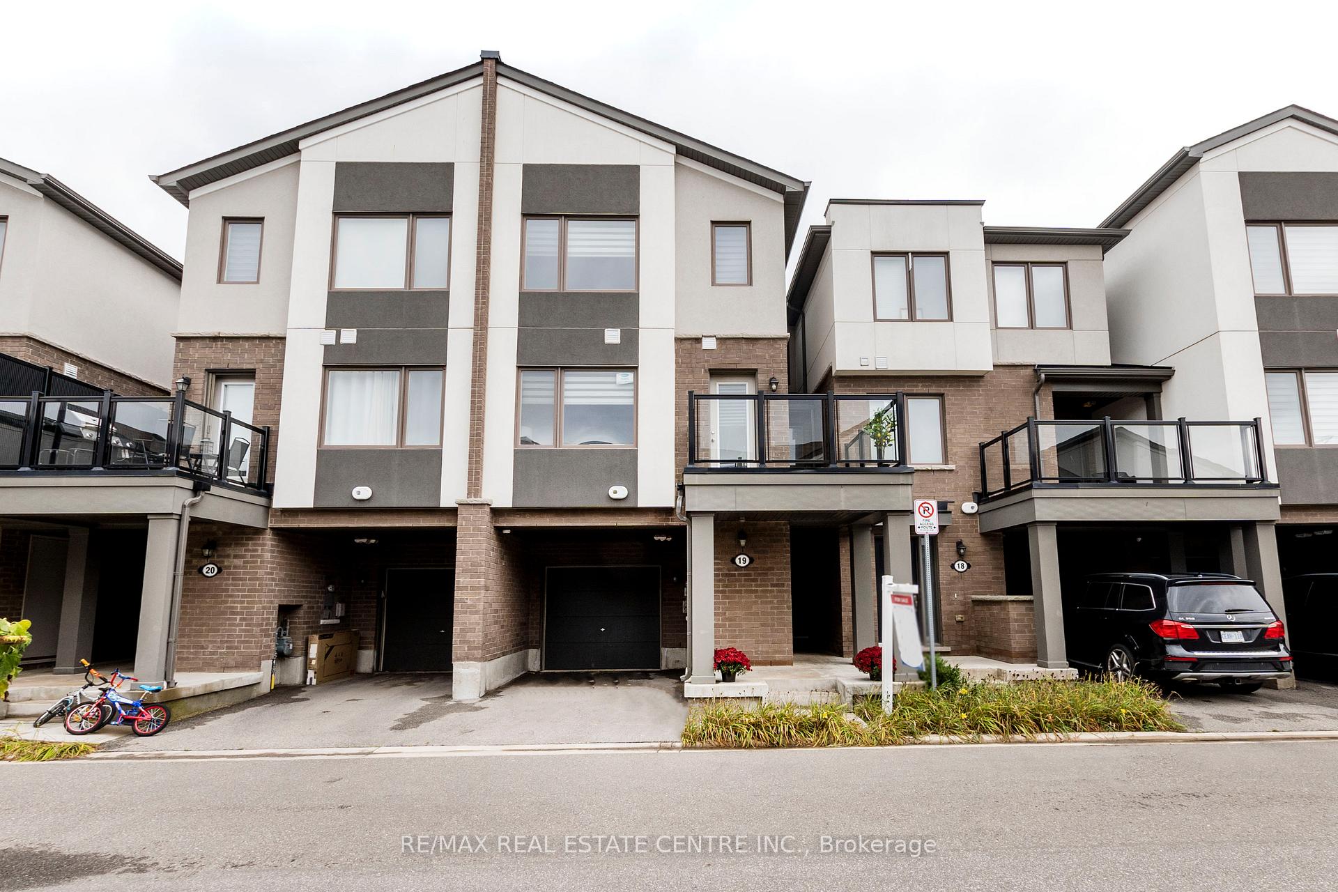Front of Unit 19, 1125 Leger Way