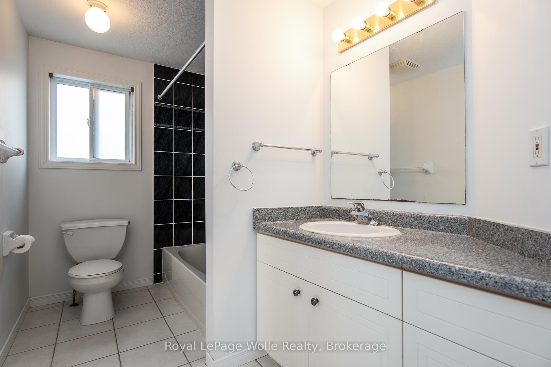 Photo 26 of 49 Bond Court, Guelph, Willow West/Sugarbush/West Acres — HOMEH
