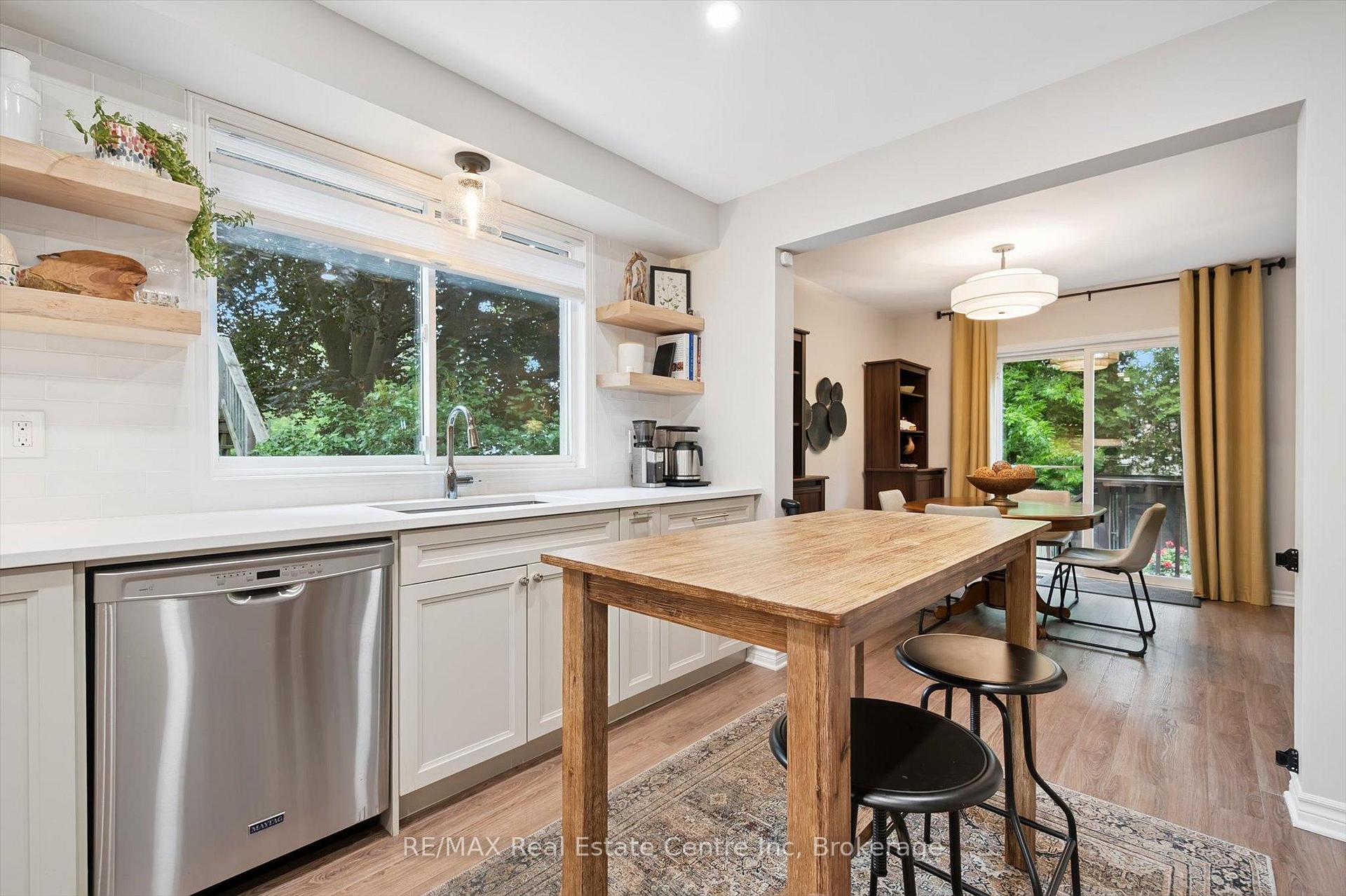 Photo 4 of 33 London Road E, Guelph, Exhibition Park — HOMEH