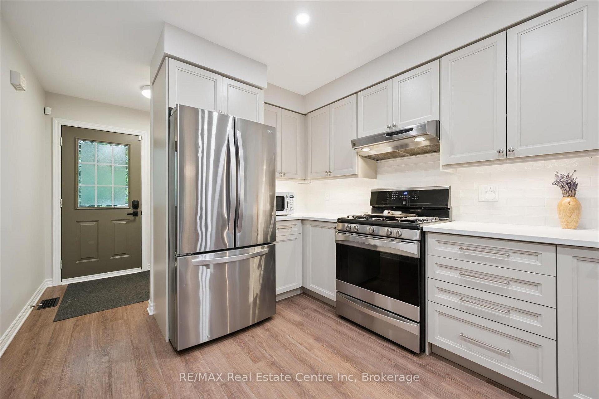 Photo 5 of 33 London Road E, Guelph, Exhibition Park — HOMEH