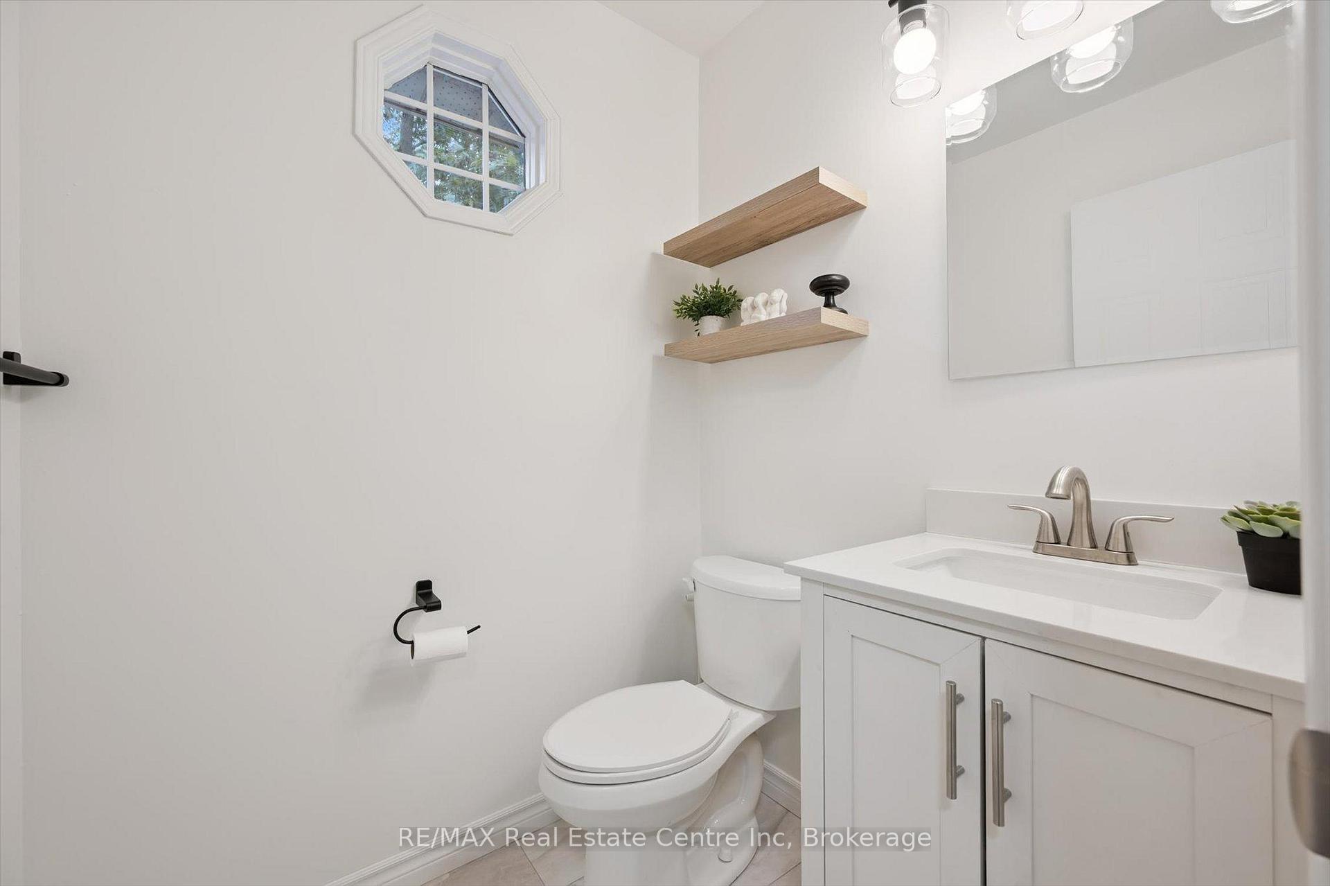 Photo 12 of 33 London Road E, Guelph, Exhibition Park — HOMEH